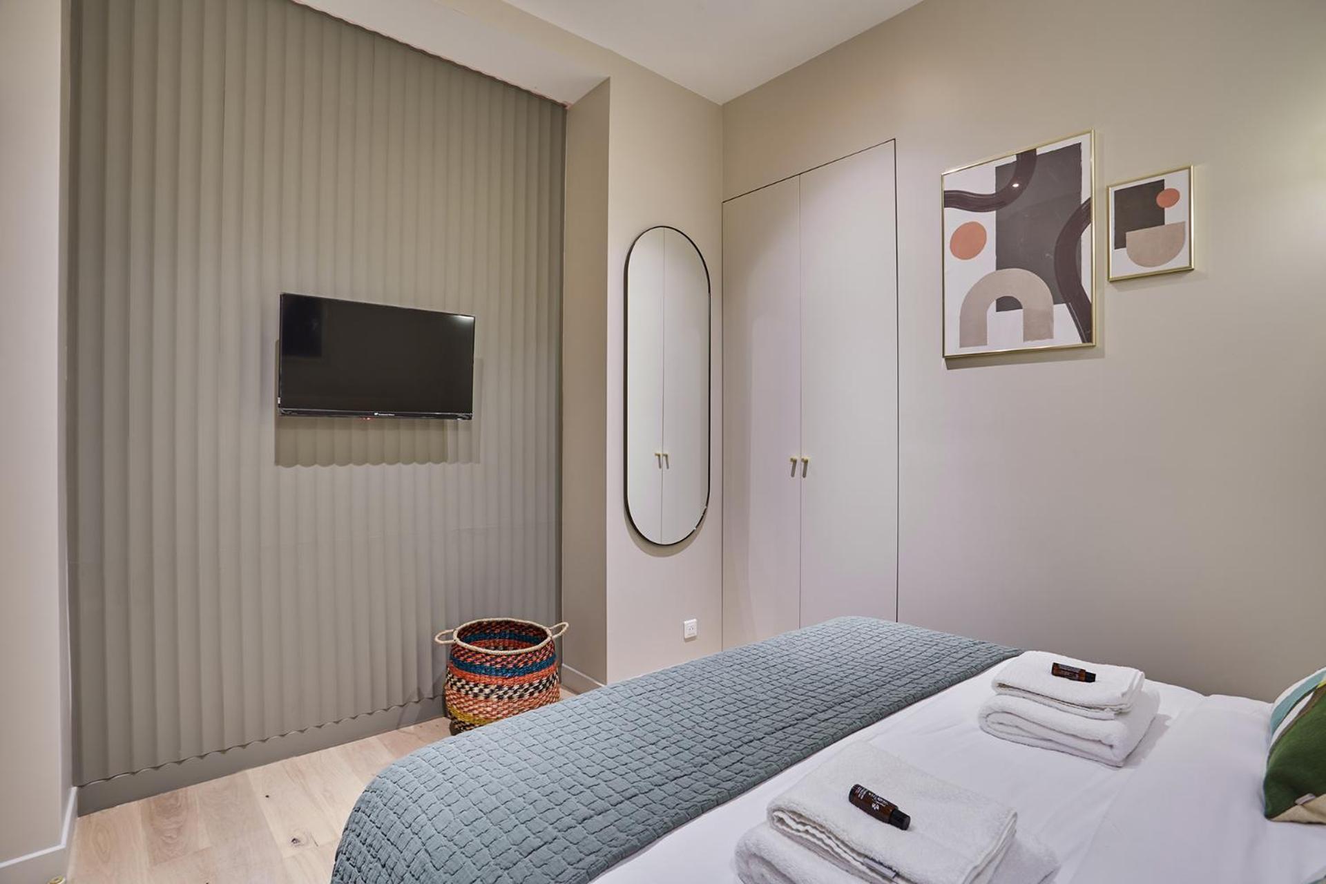 Center Of By Prestige Paris